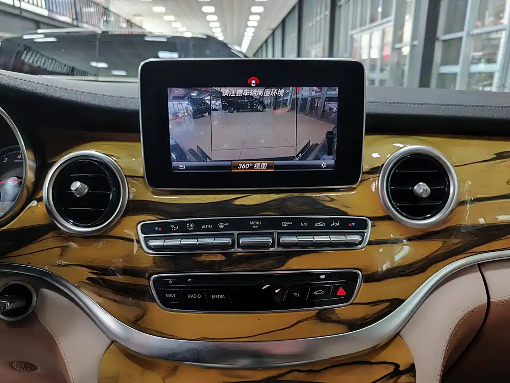 MERCEDES-BENZ V CLASS