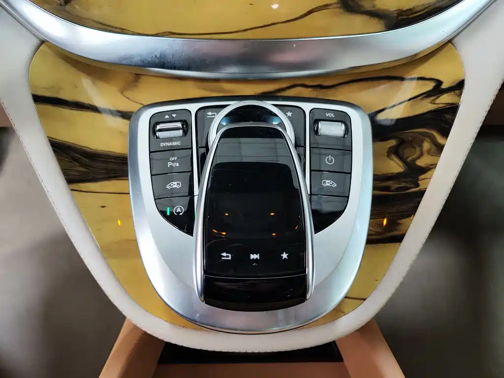 MERCEDES-BENZ V CLASS