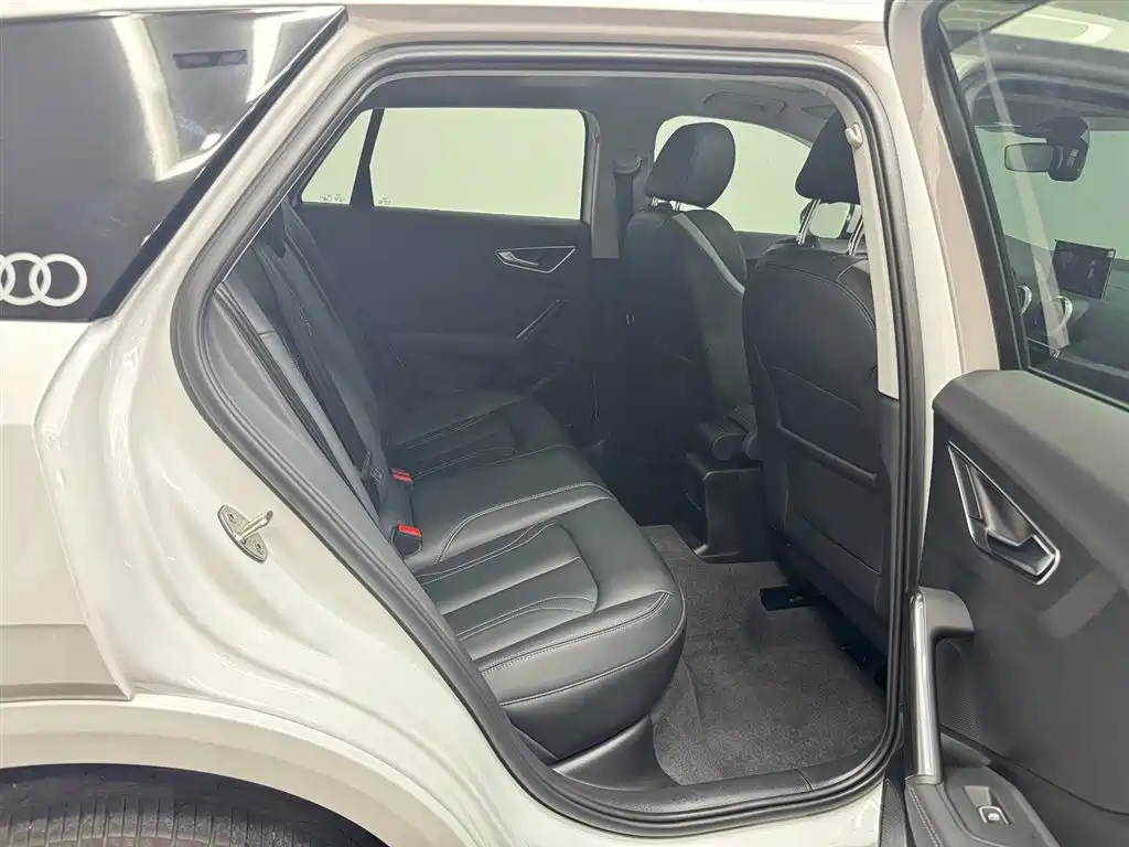 Audi Q2L — миниатюра 7