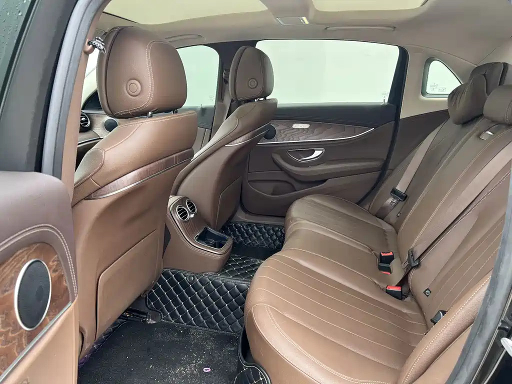 Mercedes-Benz E-Class — миниатюра 4