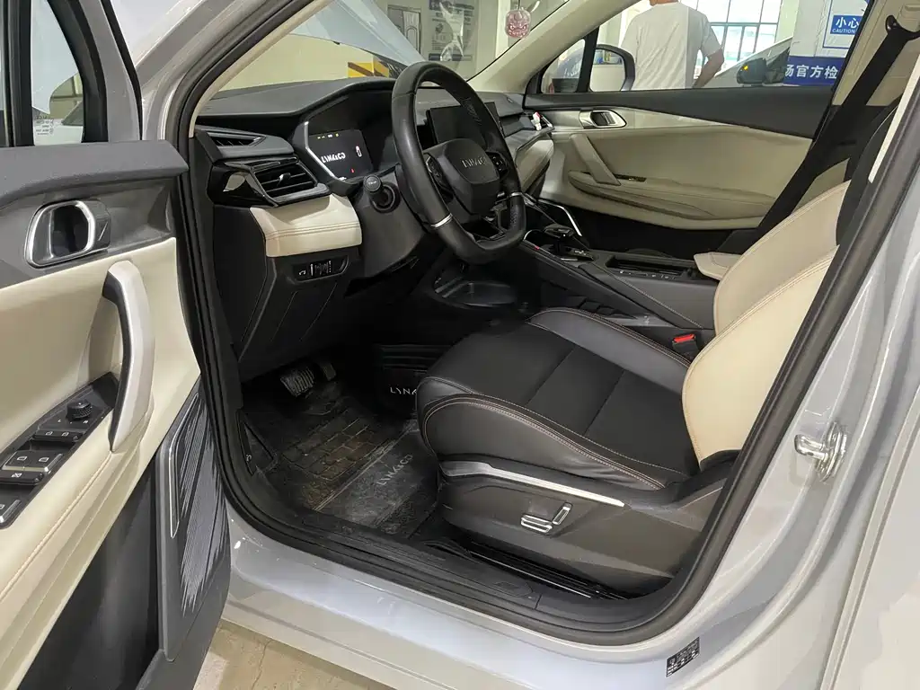 Lynk & Co 06 EM-P 2022 PHEV 84KM Pro