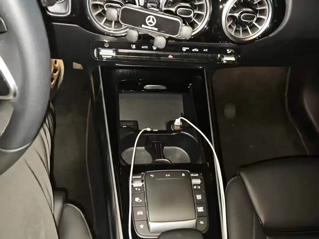 Mercedes-Benz GLA — миниатюра 6