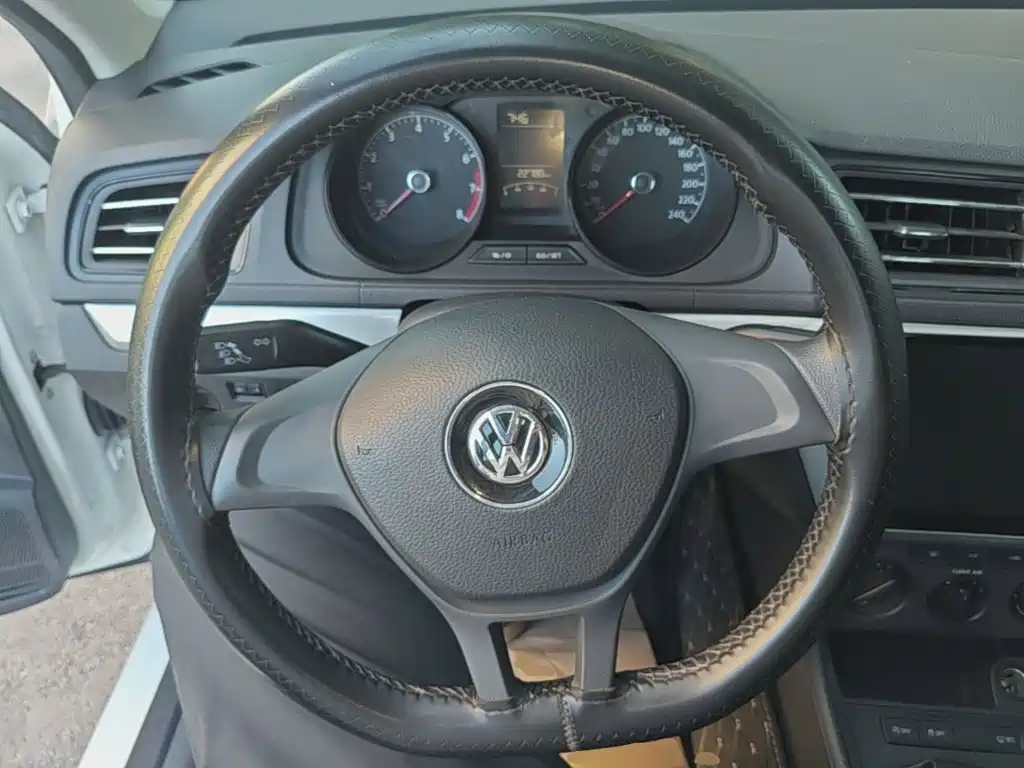 Volkswagen Lavida — миниатюра 11