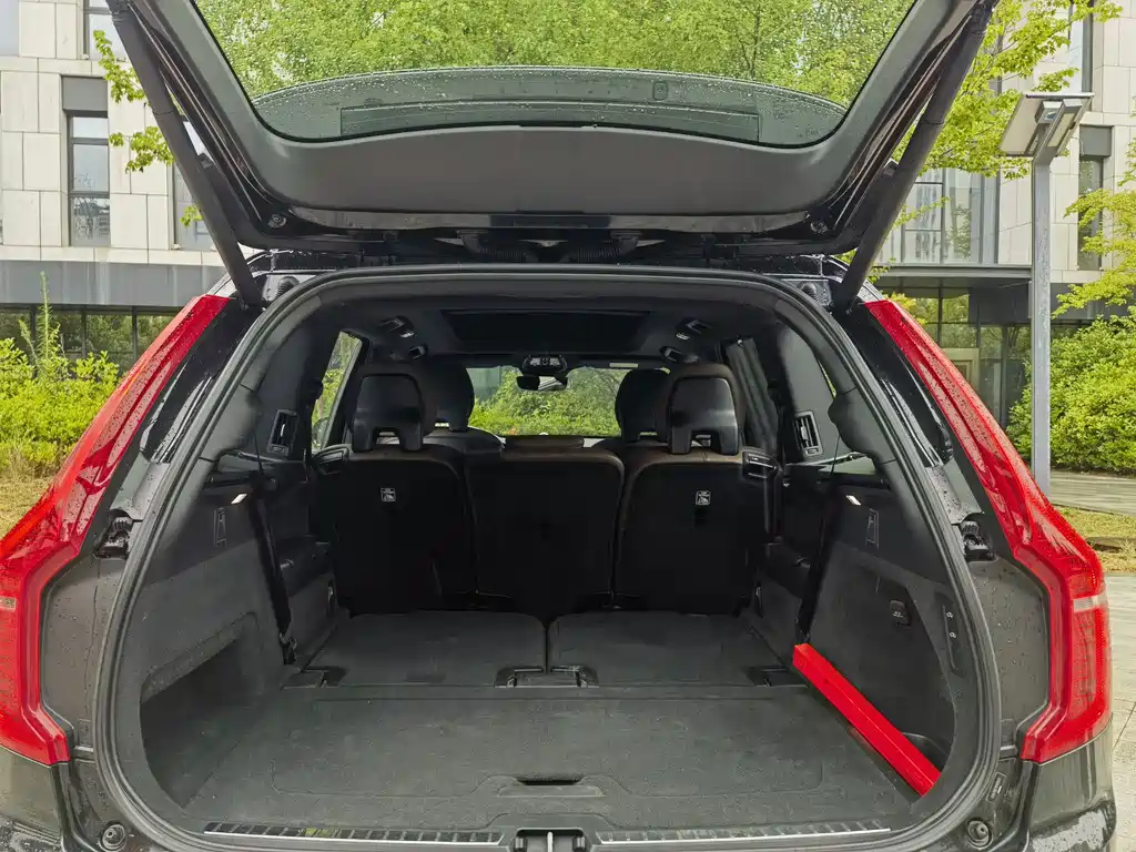 Volvo XC90 PHEV — миниатюра 17