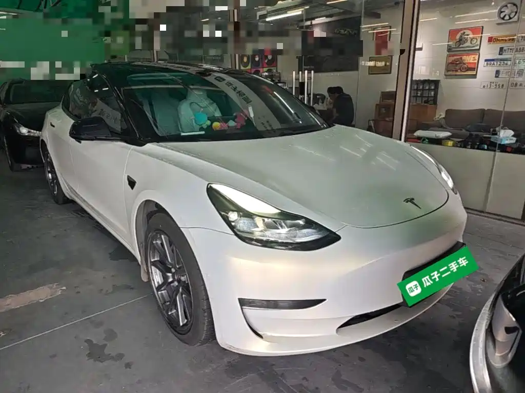 Tesla Model 3 — миниатюра 4