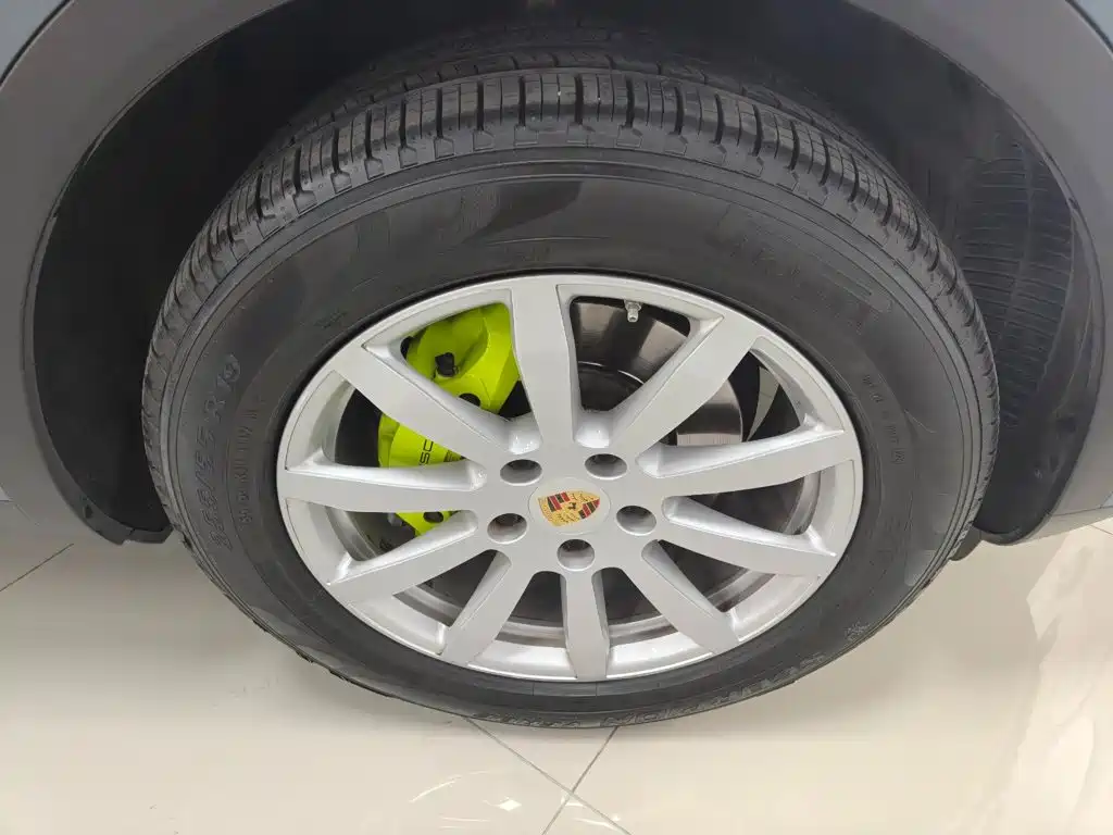 Porsche Cayenne Hybrid — миниатюра 34