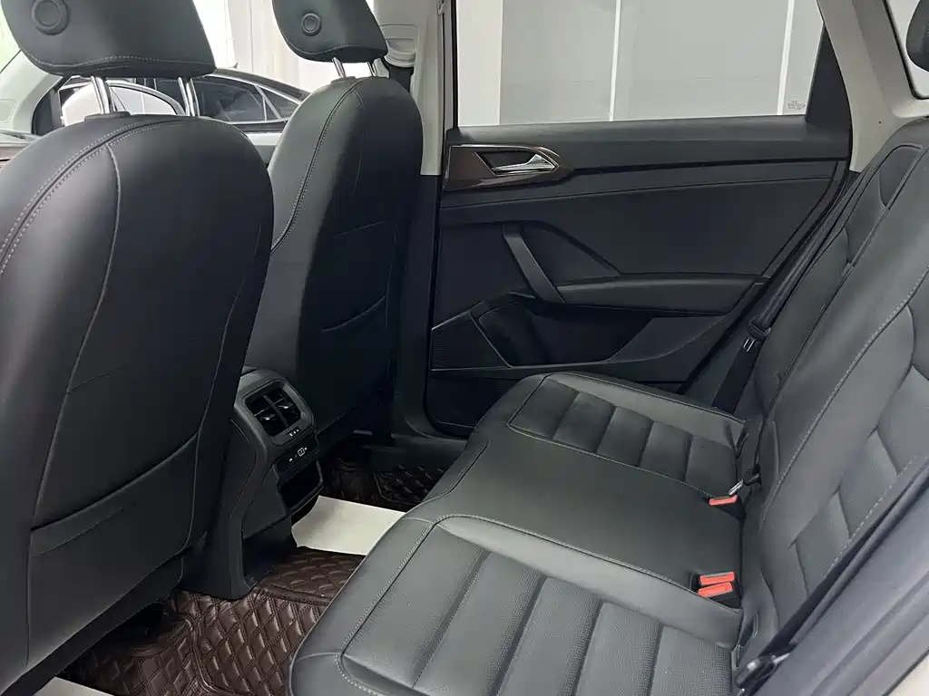 Volkswagen Tharu — миниатюра 5