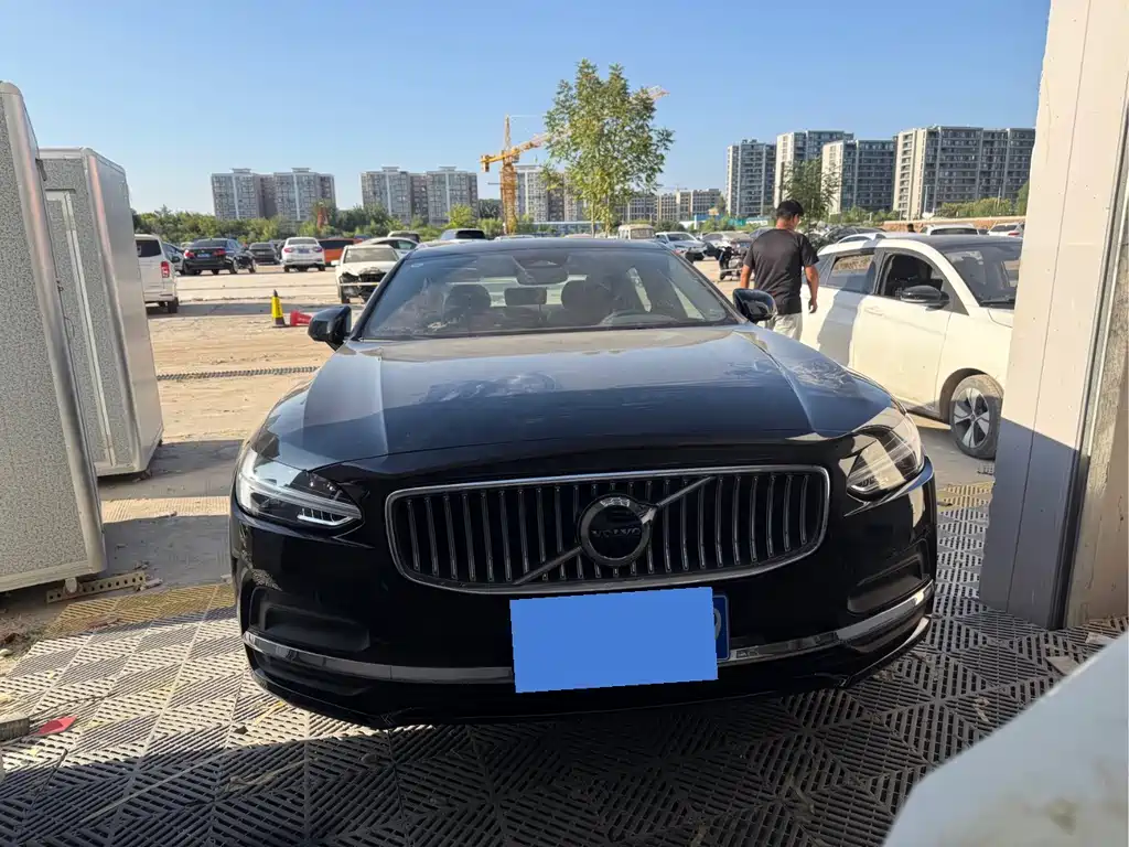 Volvo S90 — миниатюра 2