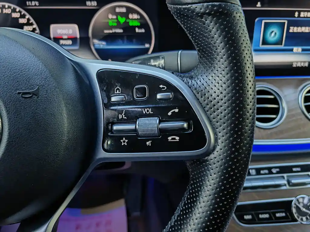 MERCEDES-BENZ E CLASS