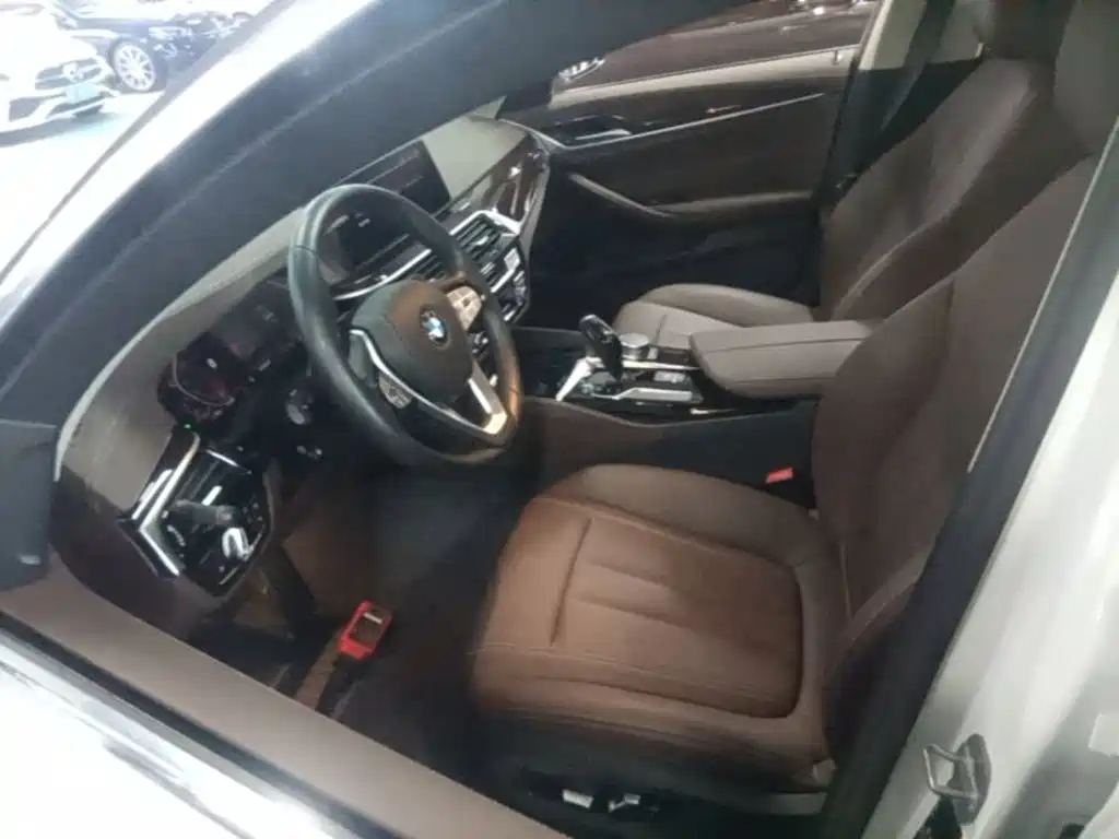 BMW 5 Series — миниатюра 16