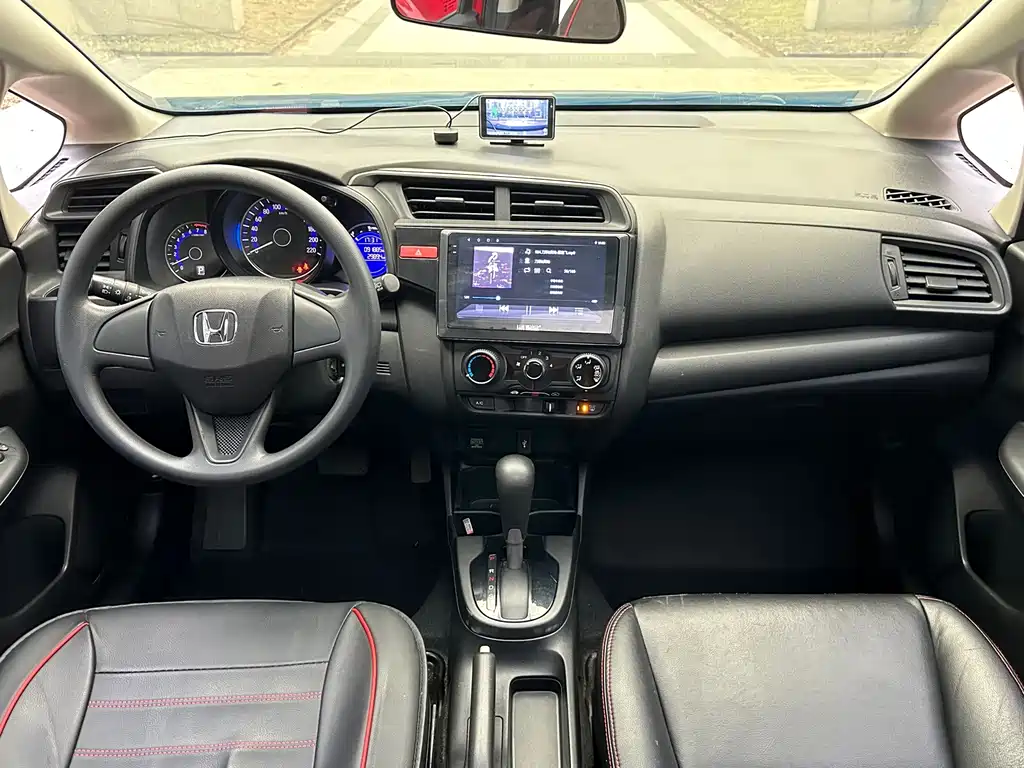 Honda Fit — миниатюра 9
