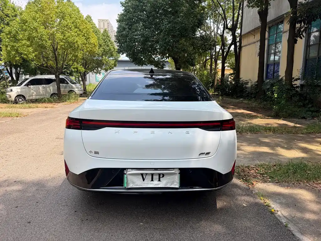 XPeng P5 — миниатюра 7
