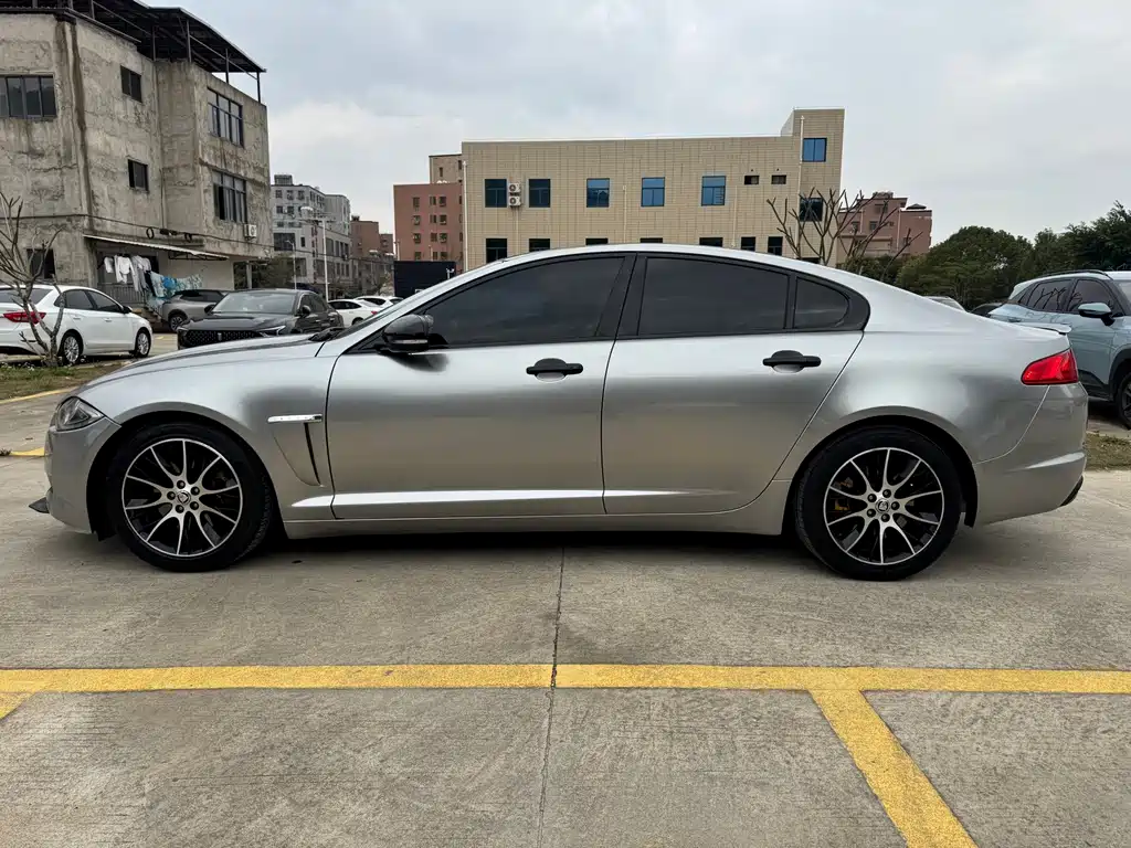 Jaguar XF XF 3.0L V6 Elegance Edition, фото 7