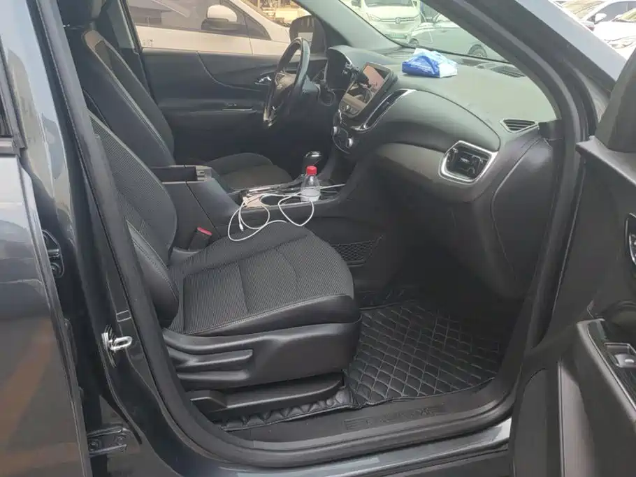 Chevrolet Equinox — миниатюра 8