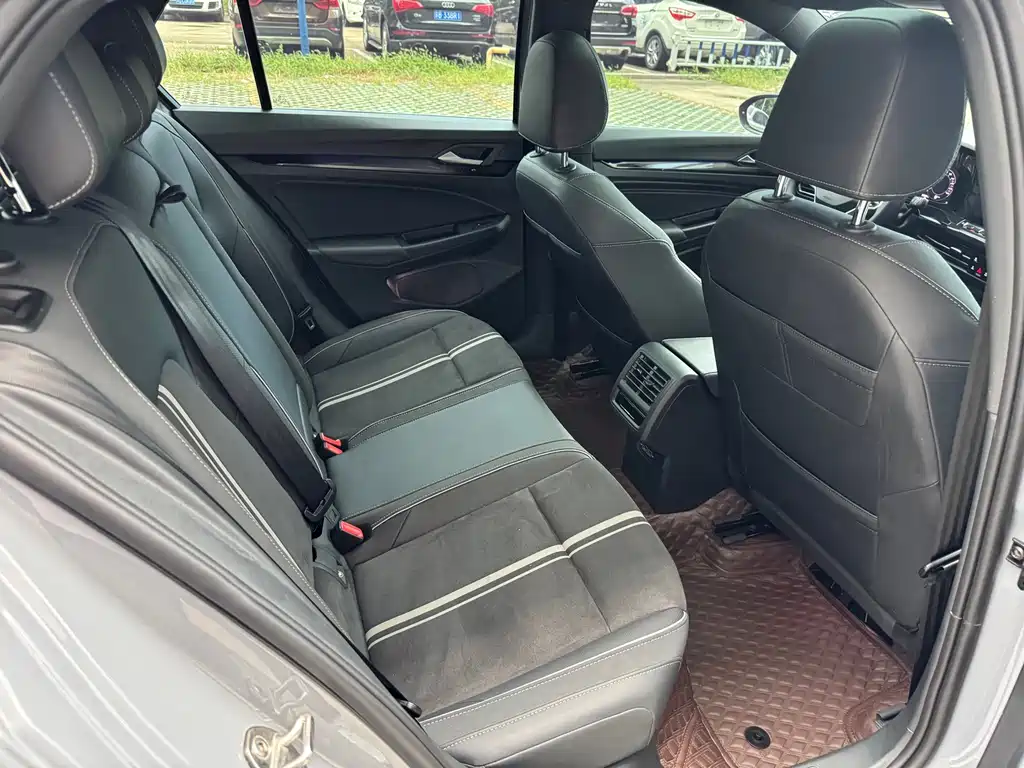 Volkswagen Golf — миниатюра 12