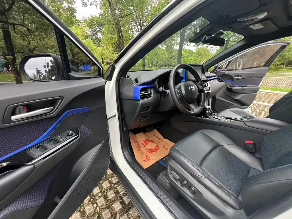 Toyota C-HR — миниатюра 13