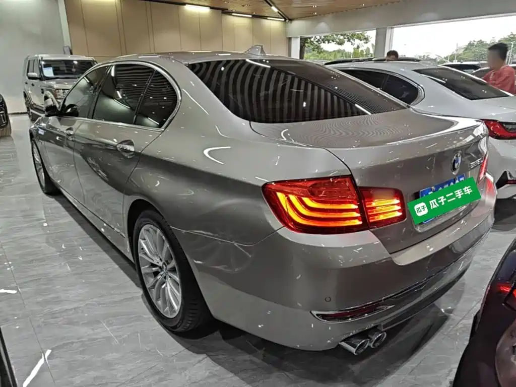 BMW 5 Series — миниатюра 5