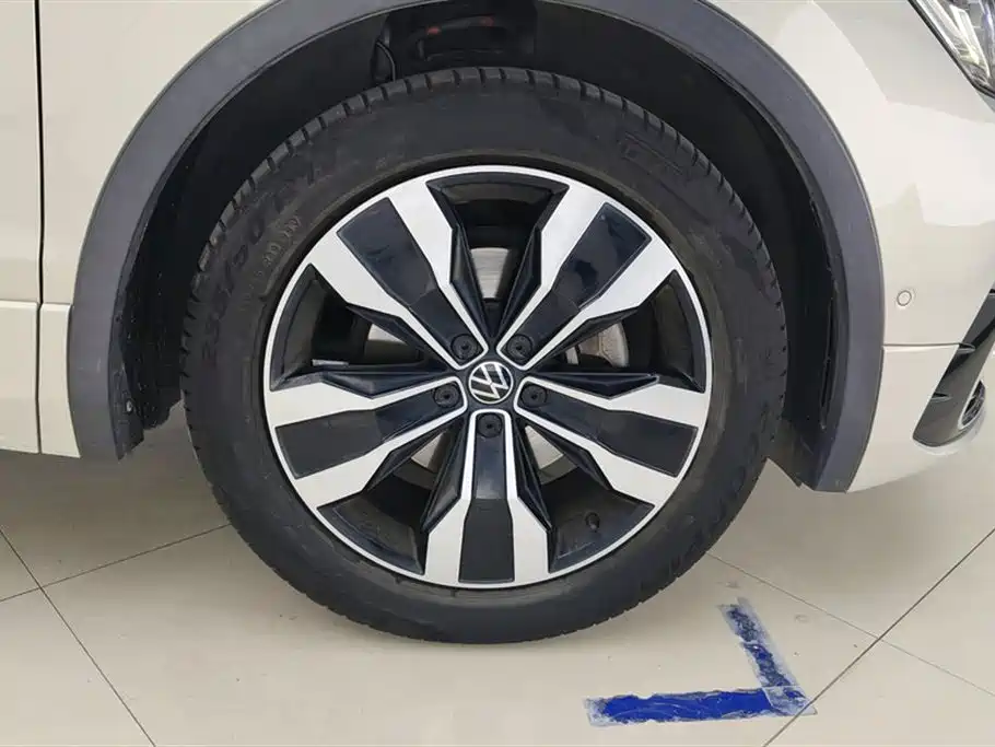Volkswagen Tiguan L L 2022 330TSI AT R-Line Flagship