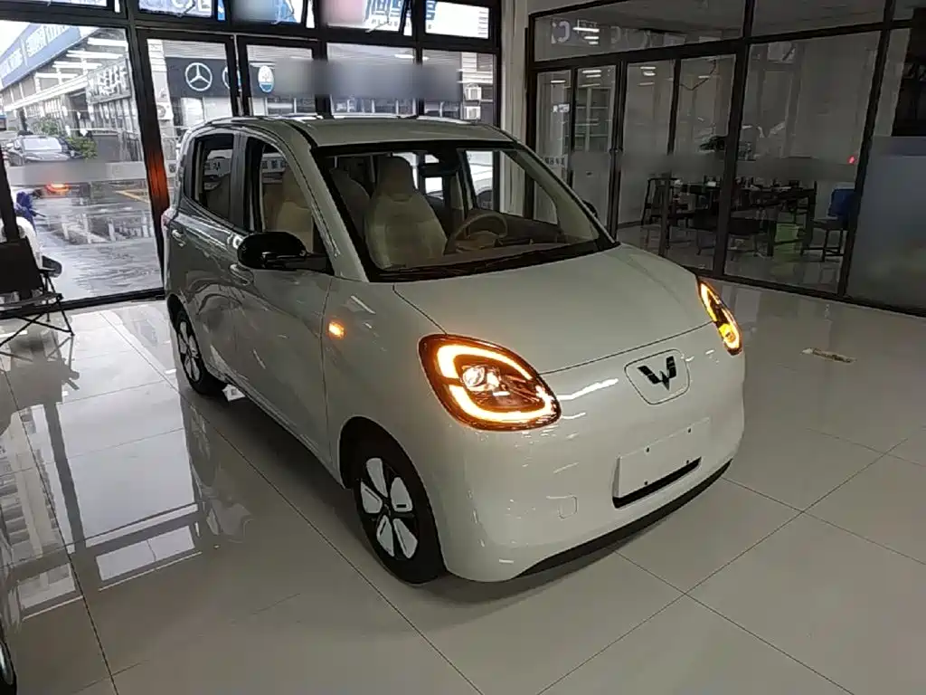 Wuling MINIEV — миниатюра 4