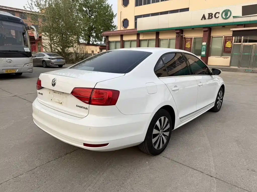 Volkswagen Sagitar 2018 1.6L AT Comfort
