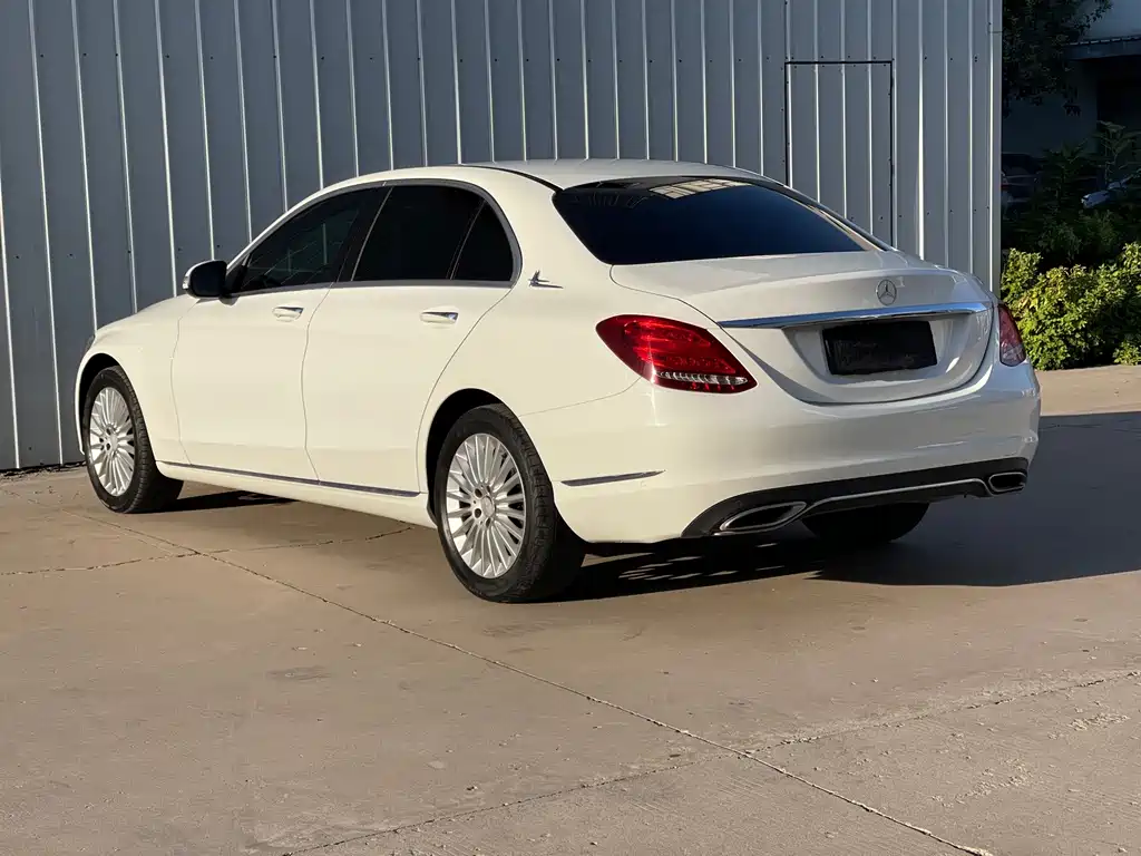 Mercedes-Benz C-Class — миниатюра 10