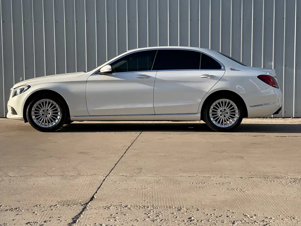 Mercedes-Benz C-Class — миниатюра 4