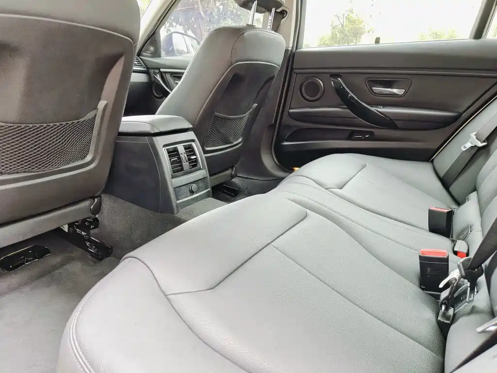 BMW 3 Series — миниатюра 13