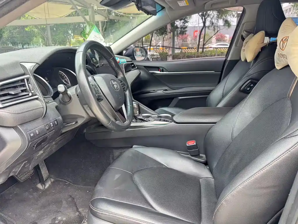 Toyota Camry — миниатюра 11