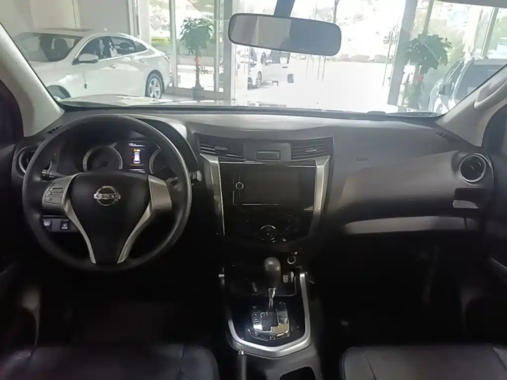 Nissan Terra — миниатюра 10