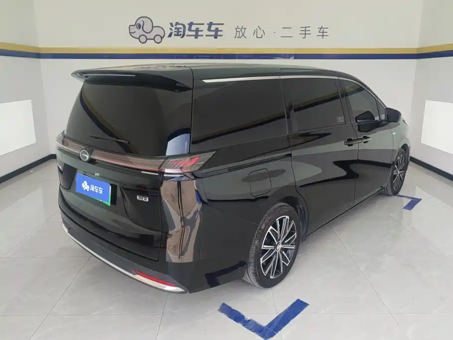 GAC Motor 传祺E8 PHEV — миниатюра 3
