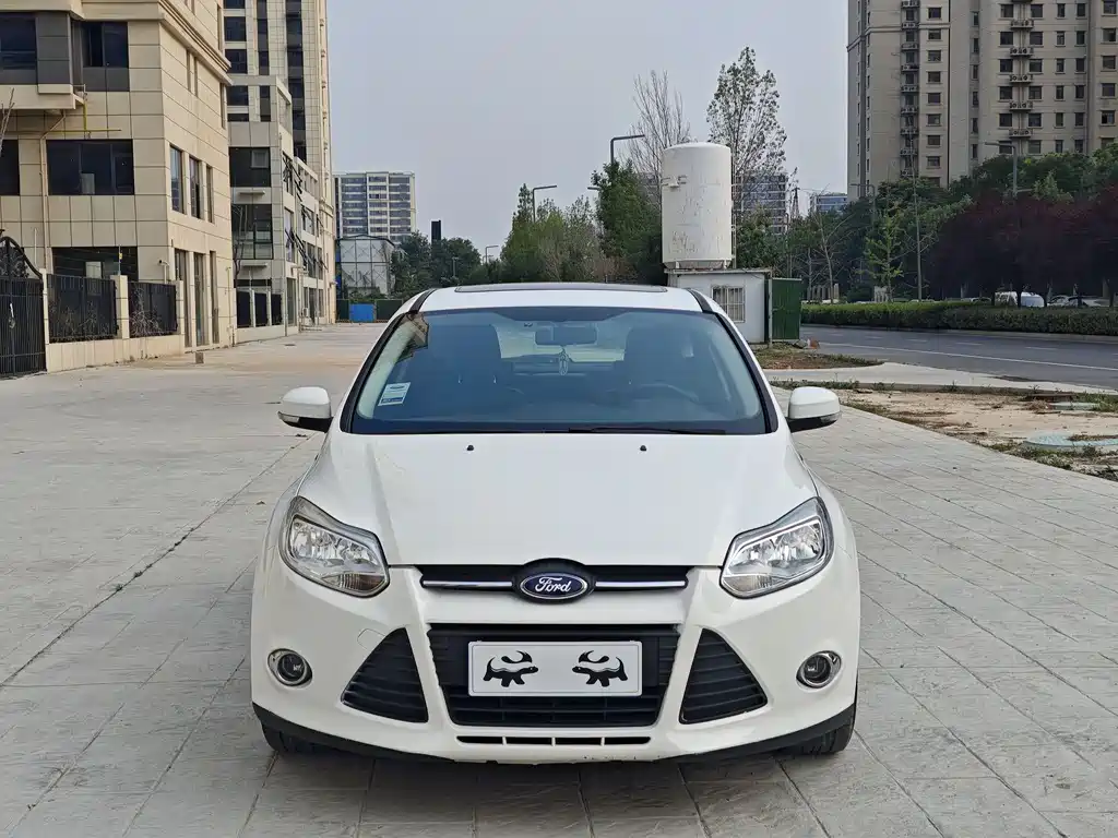 Ford Focus 2012 1.6L MT