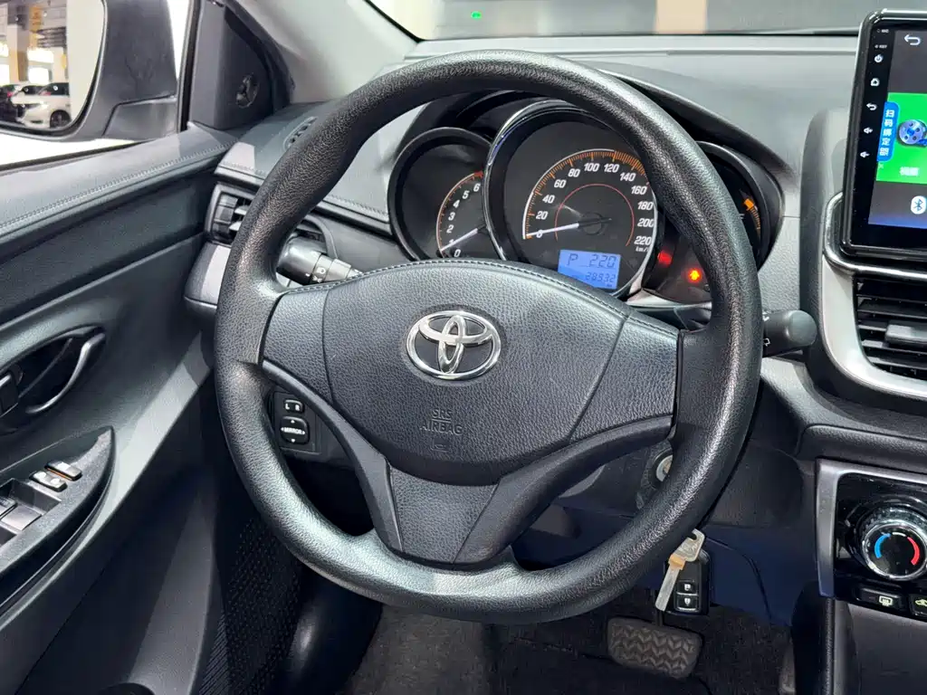 Toyota Yaris L — миниатюра 9