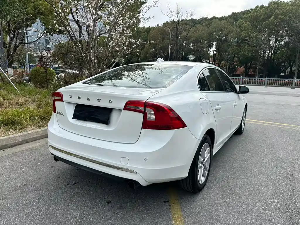 Volvo S60 — миниатюра 8