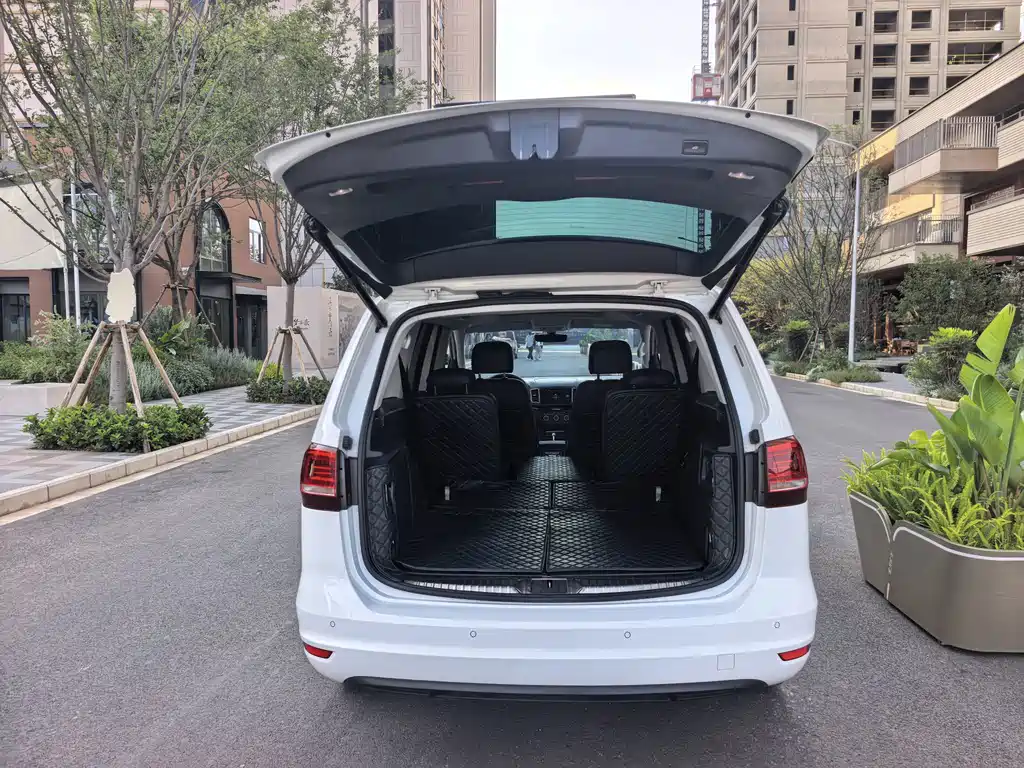 Volkswagen Sharan — миниатюра 13