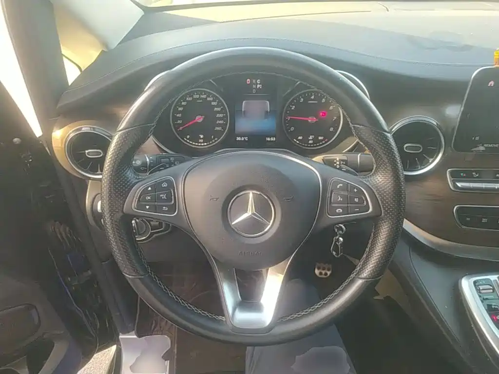 Mercedes-Benz V-Class — миниатюра 11