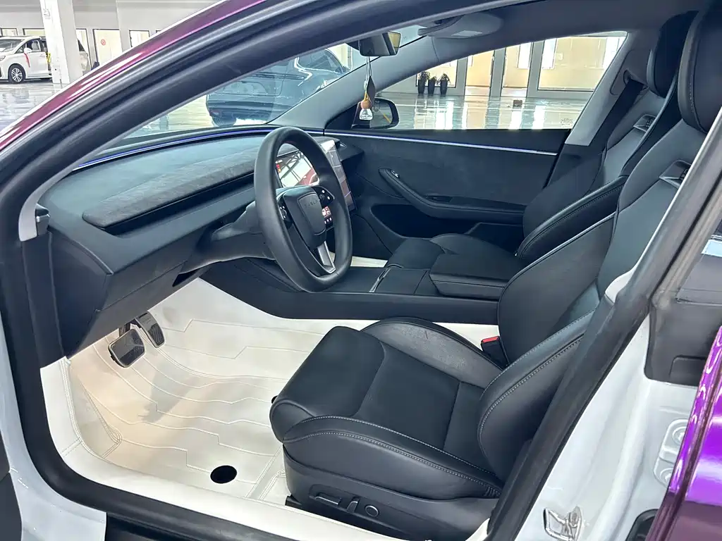 Tesla Model 3 — миниатюра 4