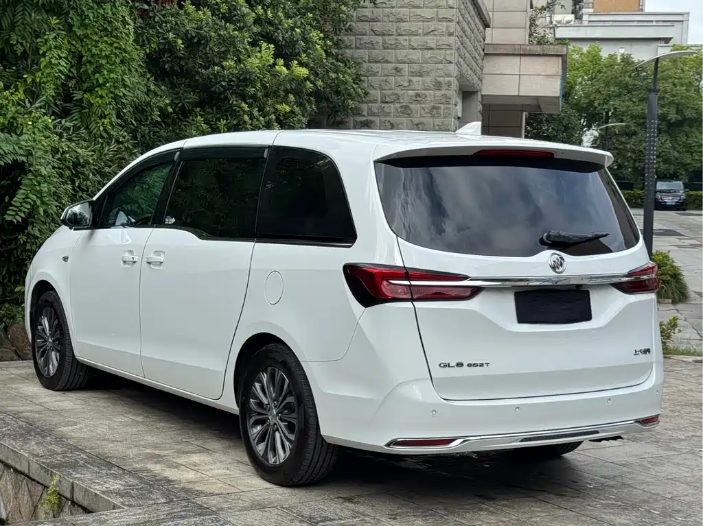 Buick GL8 — миниатюра 7