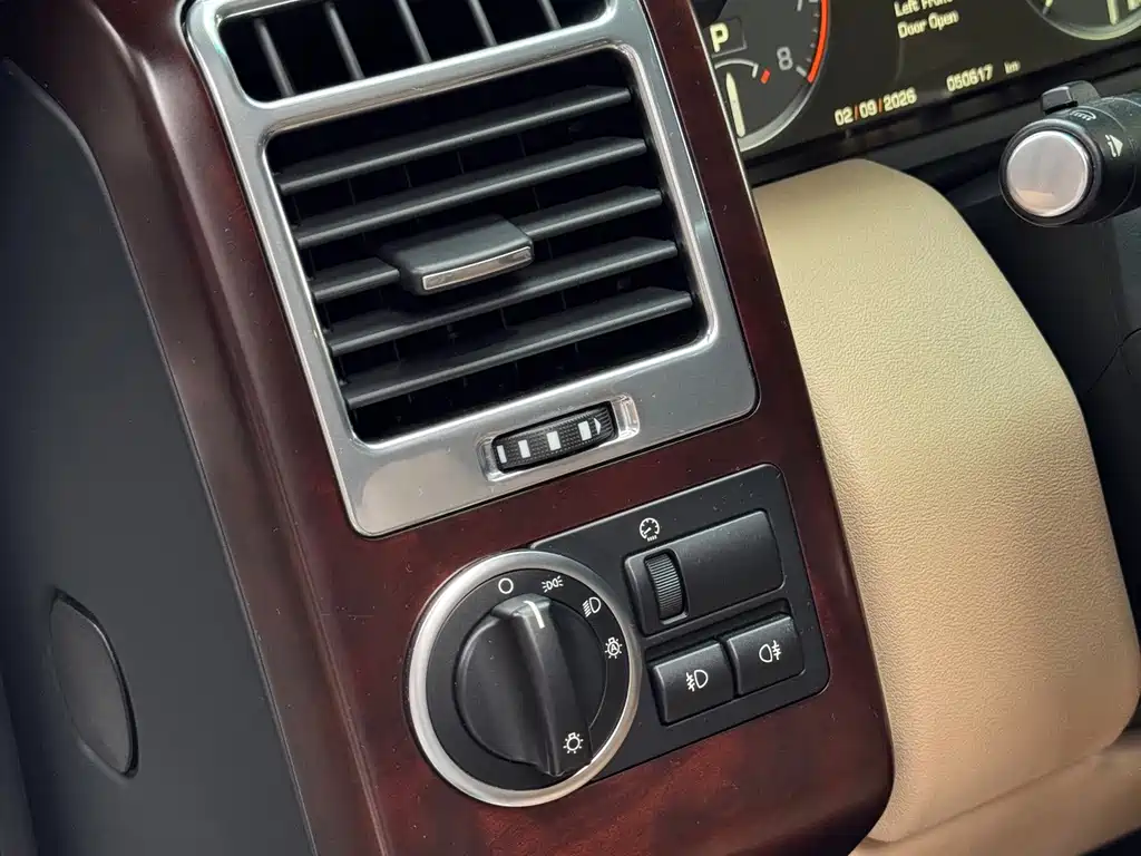 Land Rover Range Rover — миниатюра 11