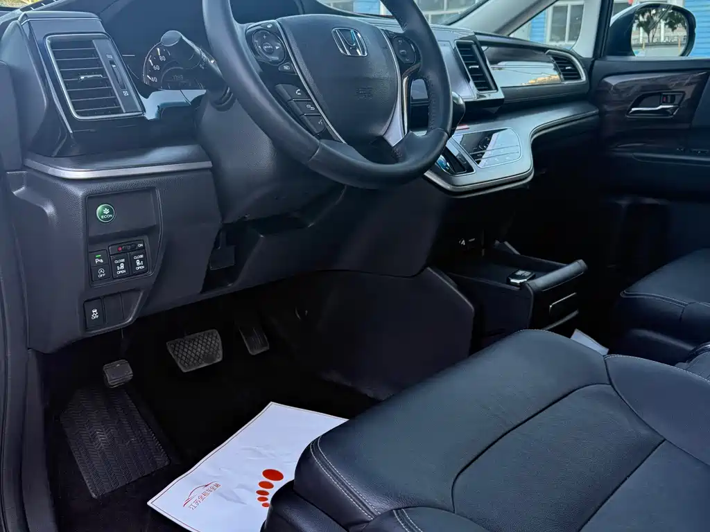 Honda Elysion — миниатюра 8