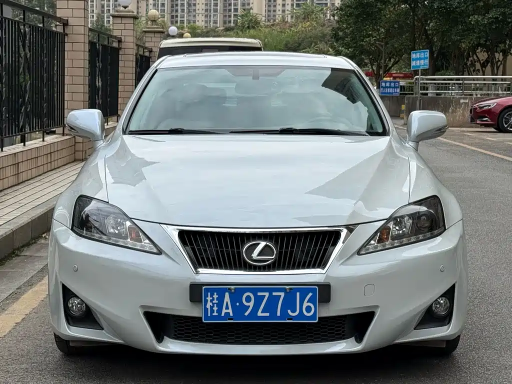 Lexus IS 2011 250