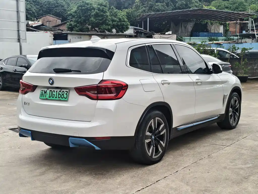 BMW iX3 — миниатюра 5