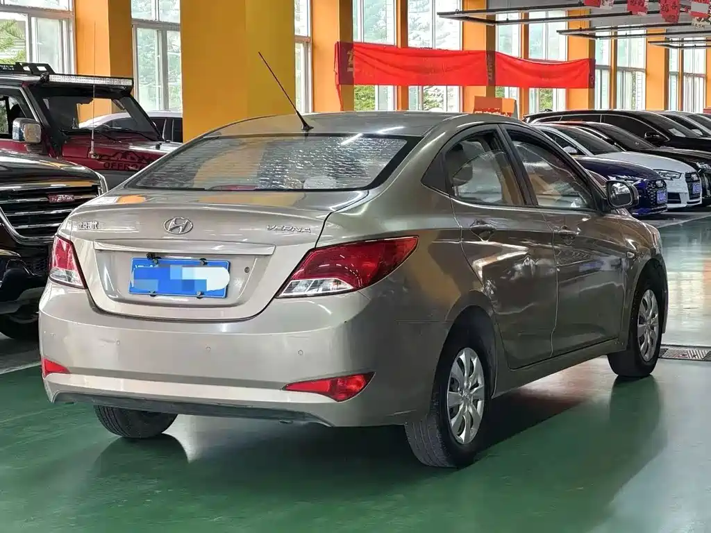 Hyundai Verna — миниатюра 8