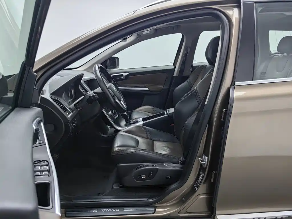 Volvo XC60 — миниатюра 10