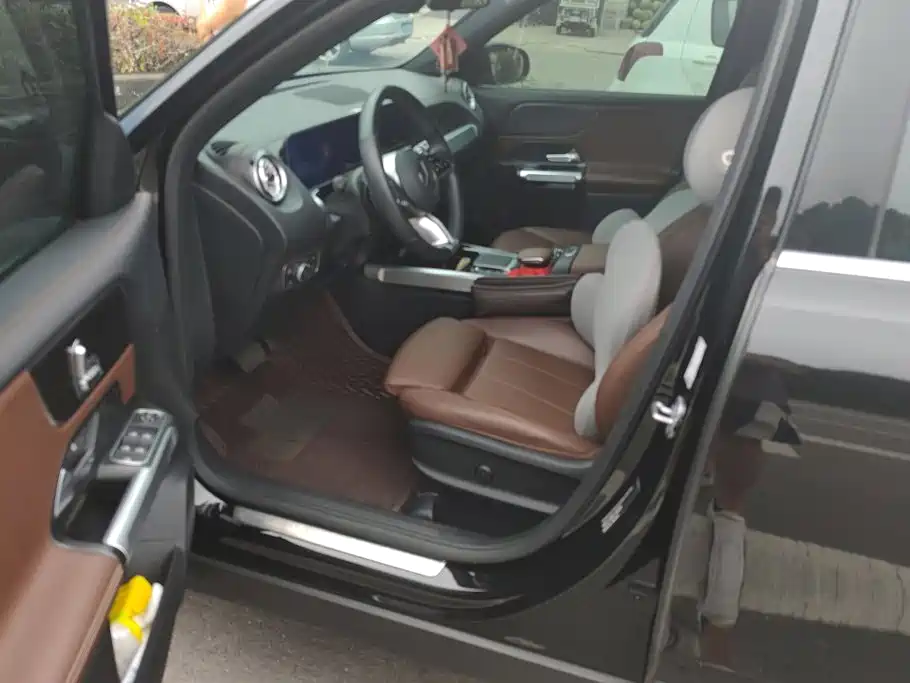 Mercedes-Benz GLB — миниатюра 9