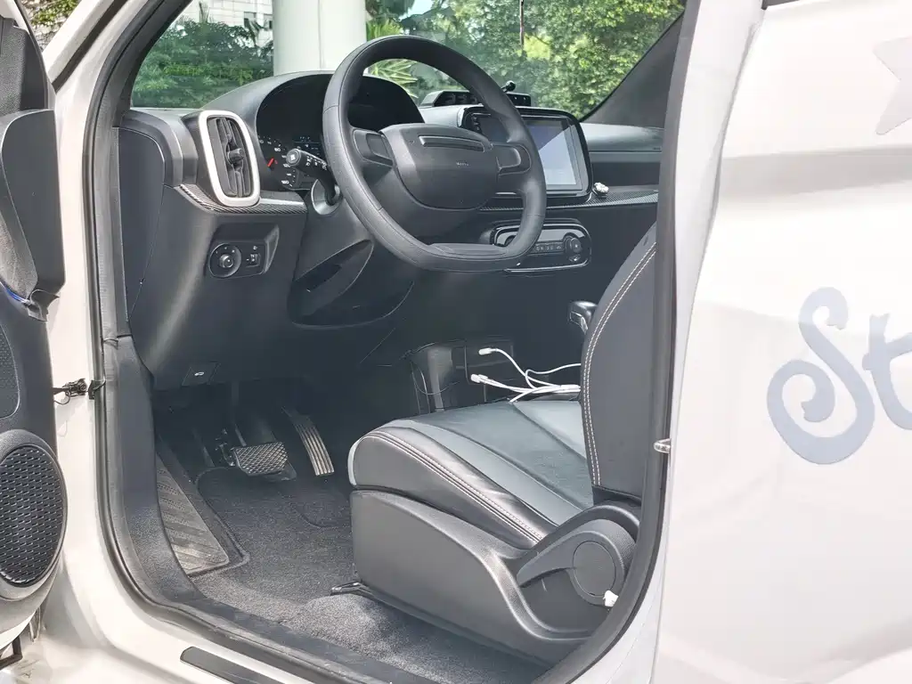 Roewe Clever — миниатюра 13