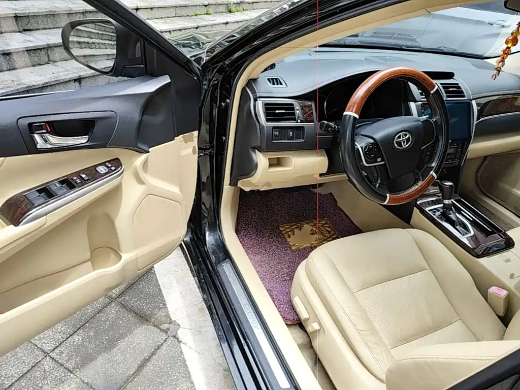 Toyota Camry — миниатюра 16