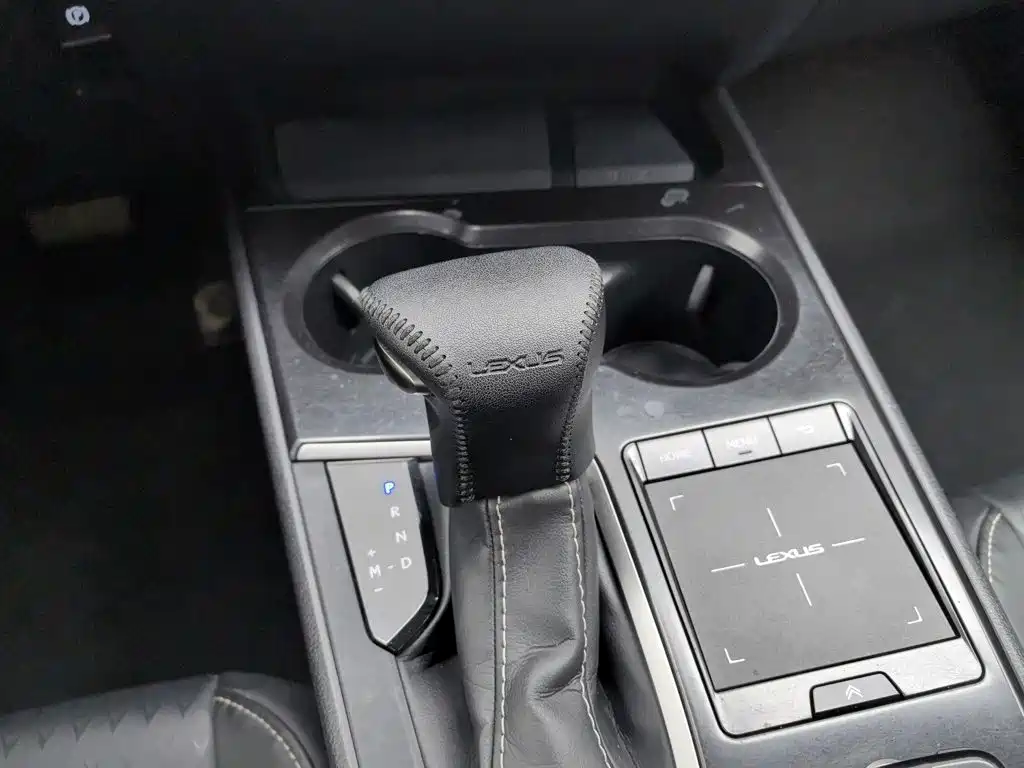 Lexus UX — миниатюра 13