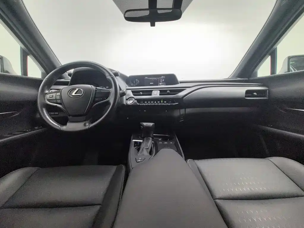 Lexus UX — миниатюра 5