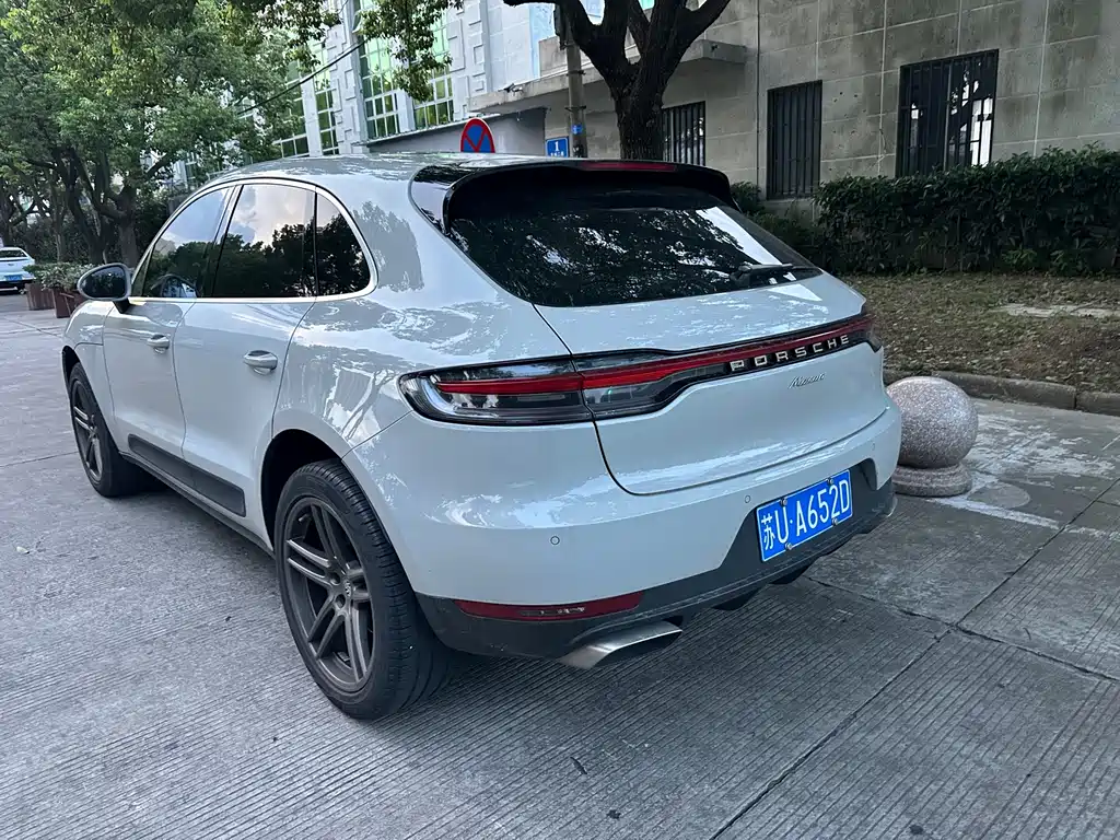 Porsche Macan — миниатюра 3