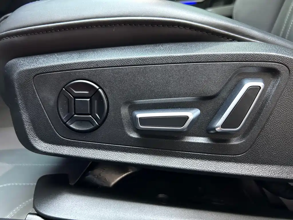 Audi A6L — миниатюра 22